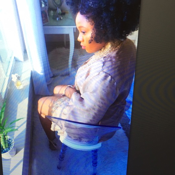 Robe - Picture 3 of 3